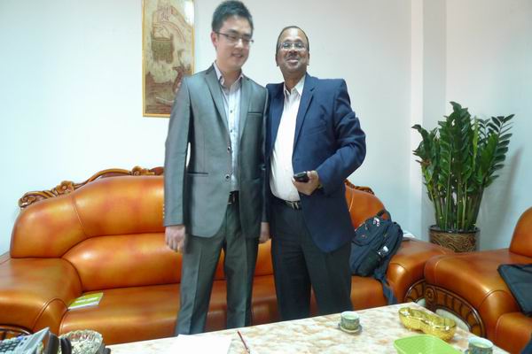 洽談成功與(yu) 廣晟德劉總合影